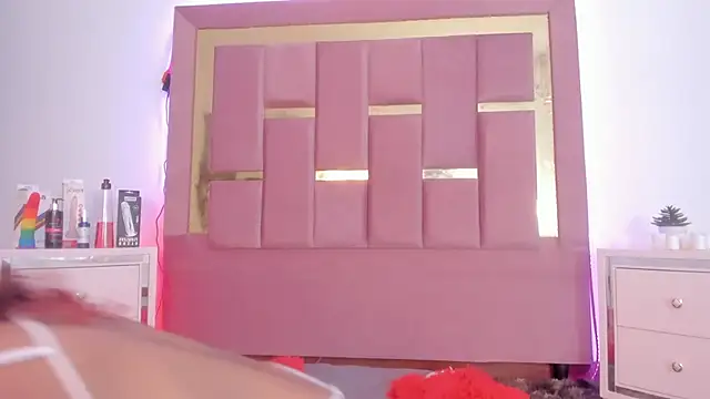 AikoSnow online show from September 25, 8:06 pm