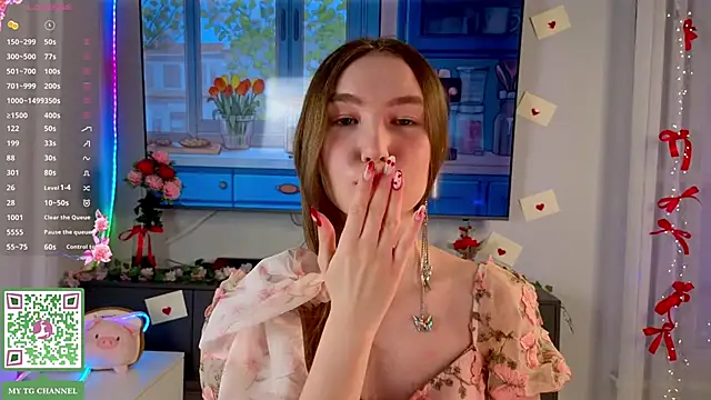 ElfredaTupy online show from February 21, 7:03 pm