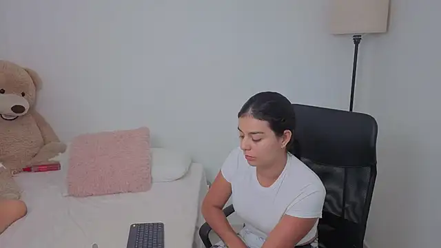 Snapshot of valerihouse chatting on October 17, 12:58 am valerihouse online show from October 17, 12:58 am