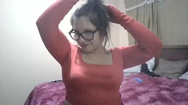 Isisflame online show from November 9, 12:05 am