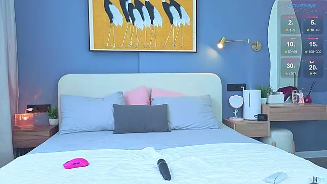 charlottacardi online show from April 26, 7:39 am