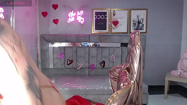 Red Bunny v online show from February 22, 1:12 pm