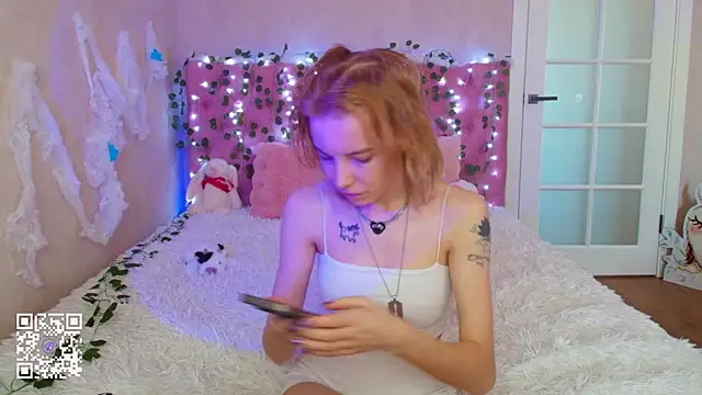 Pink Lila18 online show from February 26, 3:16 am