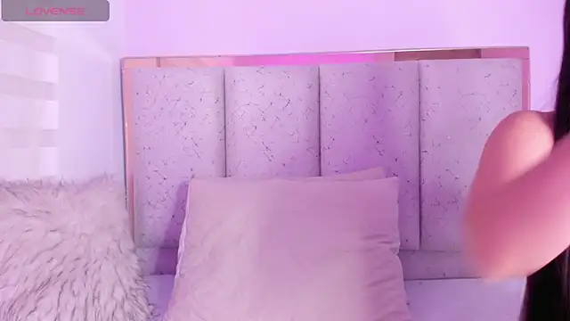 violeta olsen online show from April 14, 7:47 pm