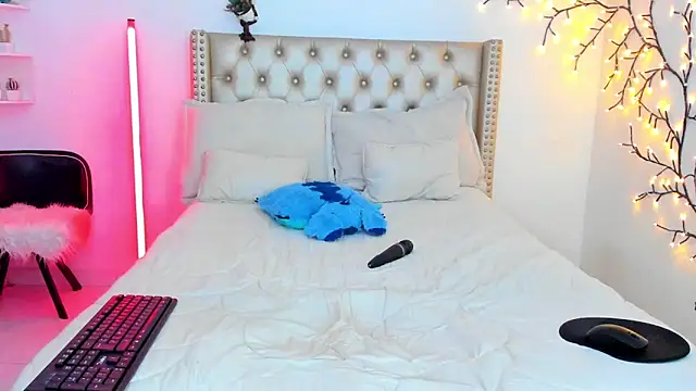 LenaStylesOA online show from March 4, 10:38 pm