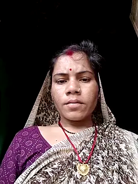 Idhika Handoo online show from September 11, 7:09 am