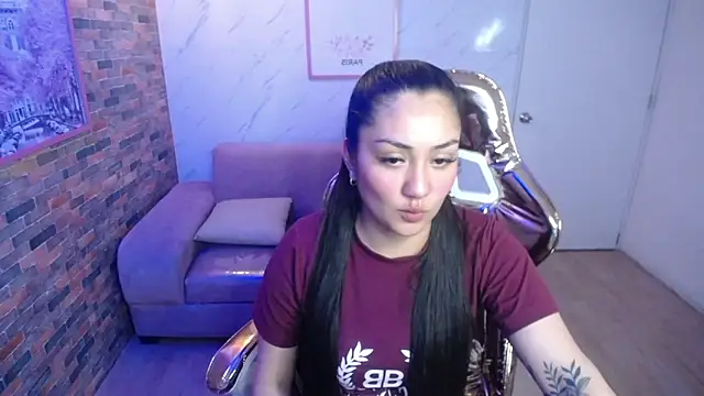 Snapshot of Ivony18_b chatting on September 9, 3:17 am Ivony18 b online show from September 9, 3:17 am