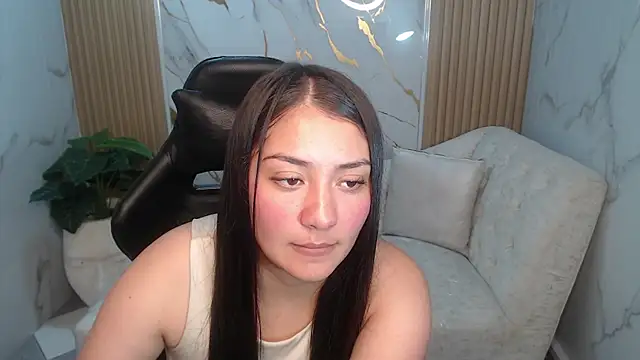 Snapshot of Ivony18_b chatting on October 17, 3:32 am Ivony18 b online show from October 17, 3:32 am