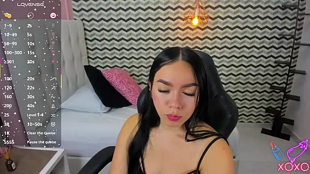 MOLLYSPENCER1 online show from October 22, 7:19 pm