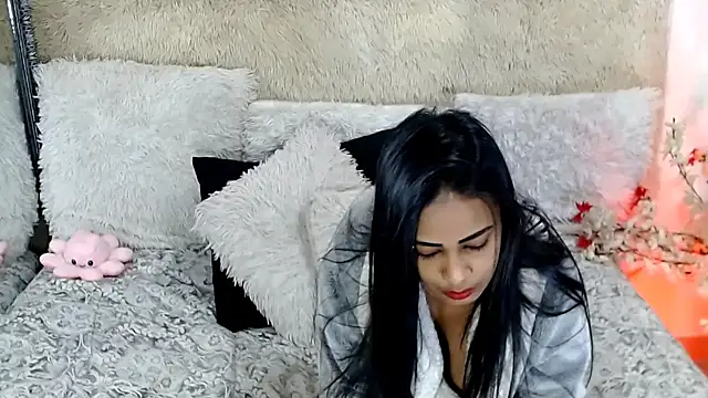 Snapshot of indianchic89 chatting on September 27, 2:52 am indianchic89 online show from September 27, 2:52 am