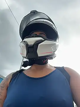 AlannaEvons online show from March 26, 8:32 pm