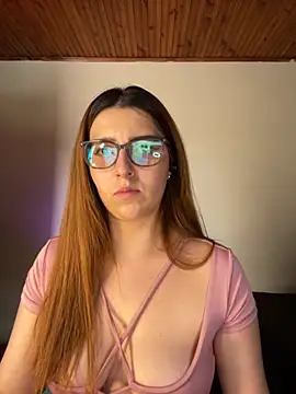 CoraVibes online show from October 2, 8:25 pm