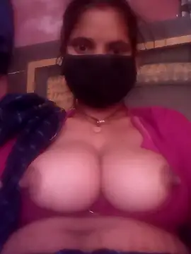 Snapshot of Jyoti_chauhan chatting on October 13, 5:32 am Jyoti chauhan online show from October 13, 5:32 am