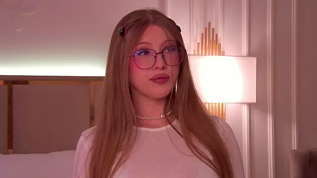 RemyLoon online show from February 4, 3:48 pm