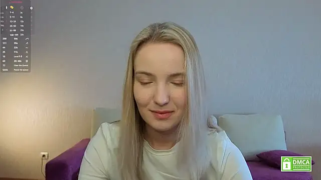 HongTomczak online show from June 12, 7:49 am