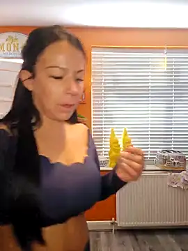 Filthymaddymilfy25 online show from May 6, 8:18 am