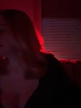 ItsLxsa online show from April 17, 7:16 pm