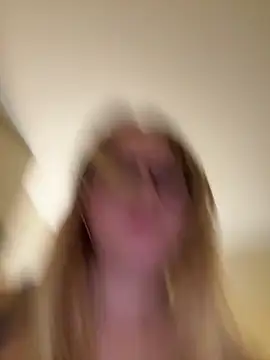 xoxokayy18 online show from December 22, 8:28 am