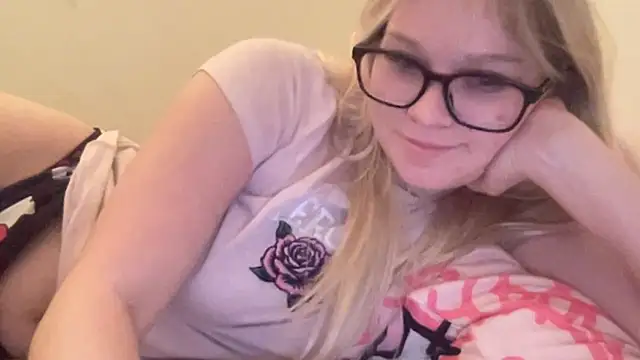 xoxokayy18 online show from November 14, 5:40 am