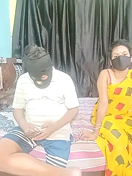 Snapshot of Renu_bhabhi03 chatting on September 25, 4:39 pm Renu bhabhi03 online show from September 25, 4:39 pm