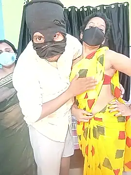 Snapshot of Renu_bhabhi03 chatting on September 23, 8:56 am Renu bhabhi03 online show from September 23, 8:56 am