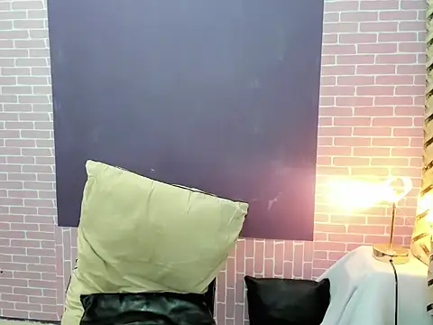 secretmiller  online show from October 12, 3:47 pm