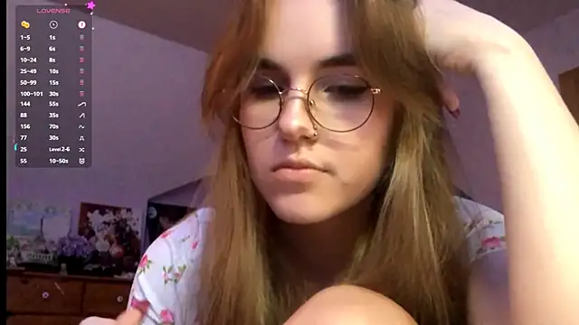 Snapshot of SiIver_Dawn chatting on October 19, 2:08 pm SiIver Dawn online show from October 19, 2:08 pm