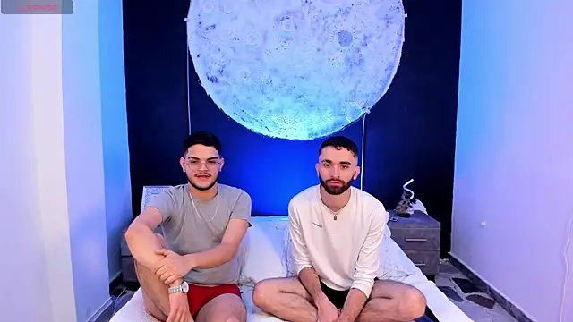 Snapshot of marcoAndMathew chatting on September 19, 12:26 pm marcoAndMathew online show from September 19, 12:26 pm