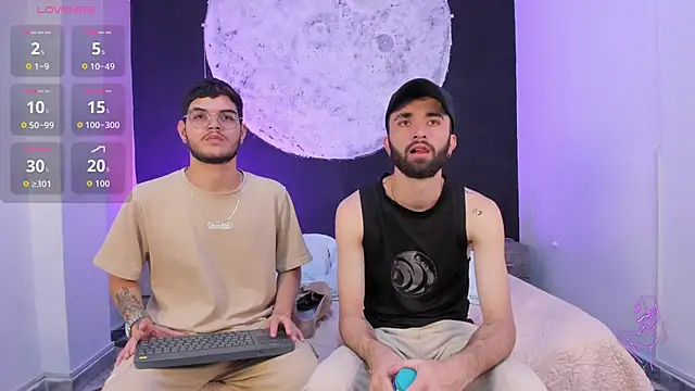 Snapshot of marcoAndMathew chatting on October 15, 12:41 pm marcoAndMathew online show from October 15, 12:41 pm