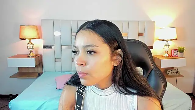 iamCharlotte19 online show from July 9, 7:38 pm