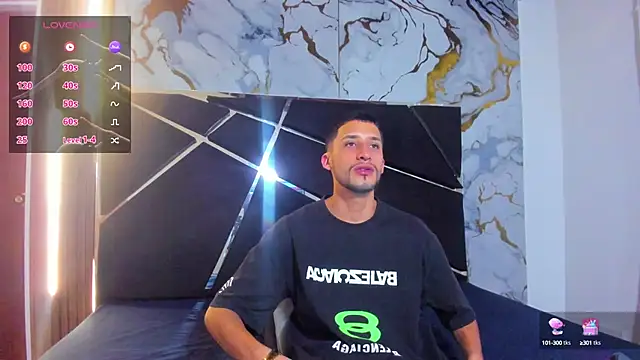 Snapshot of Akame_Draco chatting on October 17, 4:05 am Akame Draco online show from October 17, 4:05 am