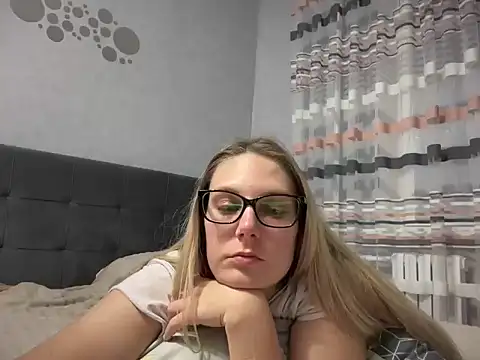 NikexPretty online show from October 4, 8:24 pm