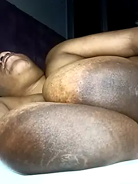 HappygalTheQueen online show from April 4, 8:29 pm