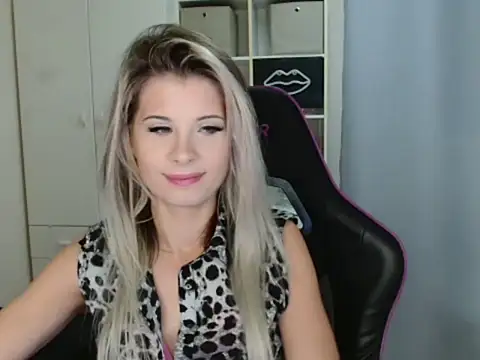 KristineGlow online show from December 23, 8:18 am