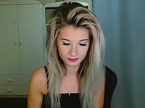 KristineGlow online show from November 25, 7:10 am