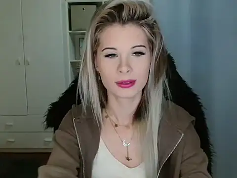 KristineGlow online show from November 5, 7:13 am