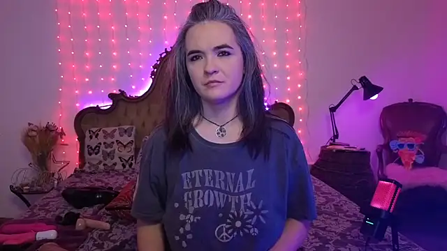 SilkenSin online show from April 12, 9:23 am