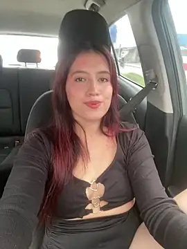 BrunnetAri  online show from April 4, 7:56 pm