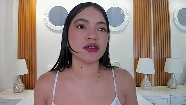 Snapshot of kendalFox_ chatting on September 13, 12:24 pm kendalFox online show from September 13, 12:24 pm