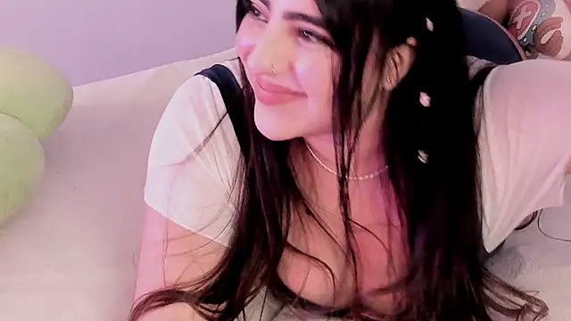 Snapshot of Camila_Matinez_ chatting on October 20, 12:24 am Camila Matinez online show from October 20, 12:24 am