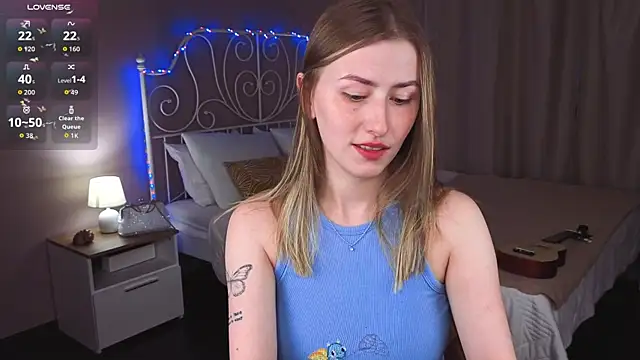 VesperaCeleste online show from October 11, 5:45 am