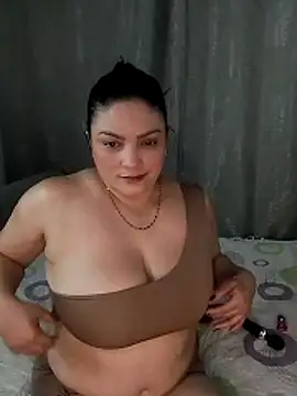 tiffany Johnson1 online show from June 1, 11:27 pm