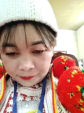 Lyly nuce online show from October 27, 1:56 am