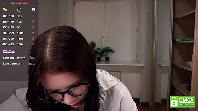 Snapshot of DelphaDivenere chatting on October 1, 5:07 pm DelphaDivenere online show from October 1, 5:07 pm