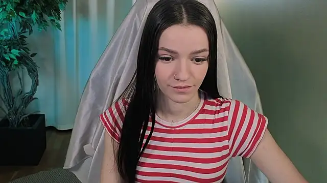 E l i z e  online show from February 11, 5:31 am