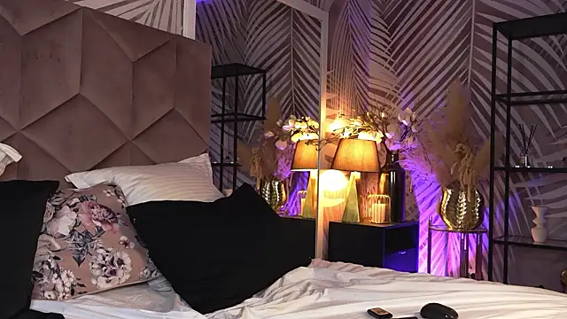 EvaRhea online show from March 23, 4:29 am