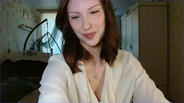 RuxaShade online show from March 24, 6:30 am