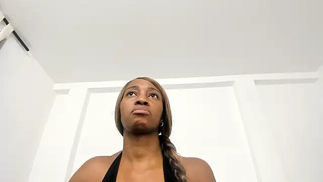 Snapshot of Ebony_danik chatting on October 18, 2:47 am Ebony danik online show from October 18, 2:47 am