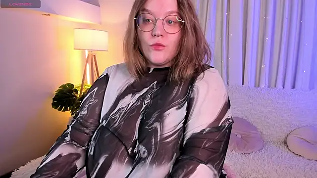 Alissa S online show from February 25, 1:20 pm