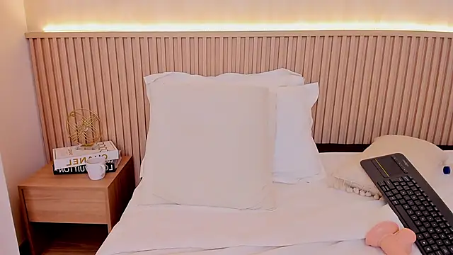 ZafiraRusso online show from September 12, 6:48 pm